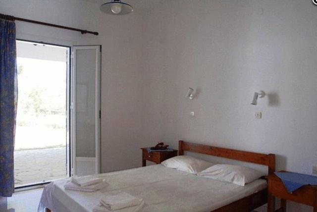 Amfitrion Hotel Vari  Phòng bức ảnh