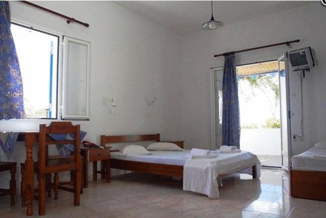 Amfitrion Hotel Vari  Phòng bức ảnh